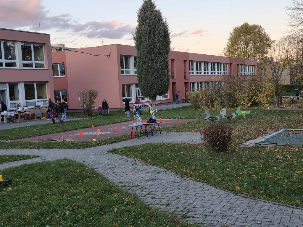 Halloween na zahradě MŠ