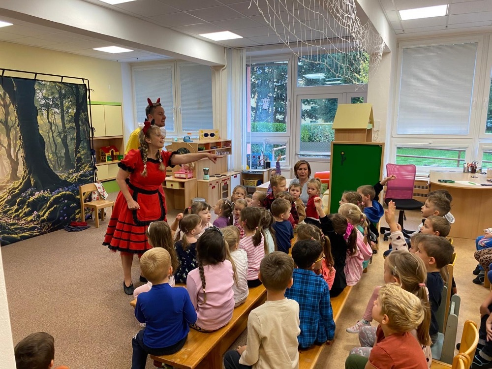 Divadlo „Poví ti to přísloví" (Agentura Jana)