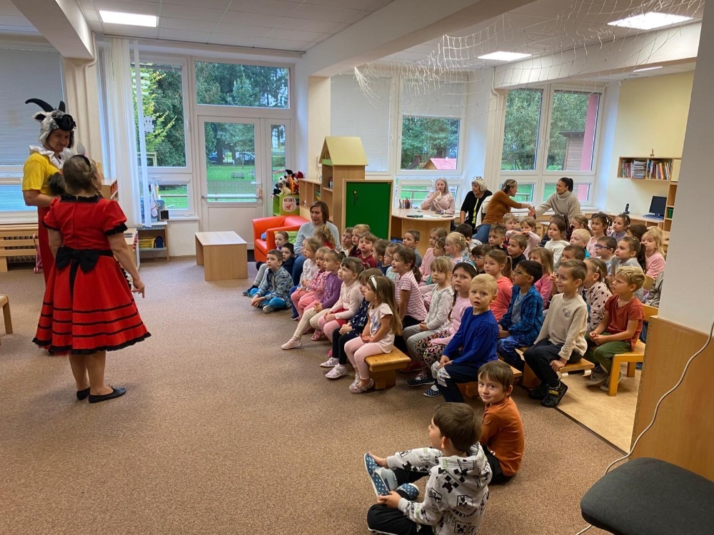 Divadlo „Poví ti to přísloví" (Agentura Jana)