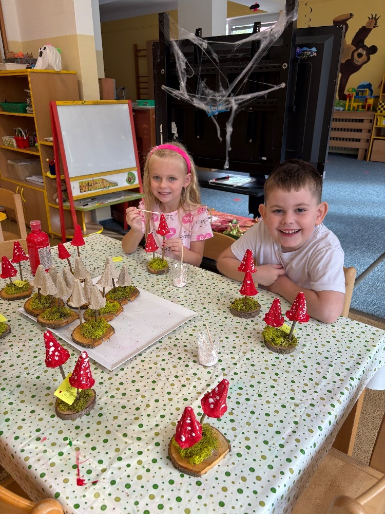 Medvídci v keramické dílně 