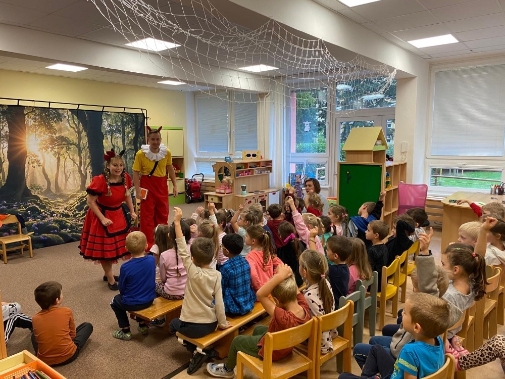 Divadlo „Poví ti to přísloví" (Agentura Jana)