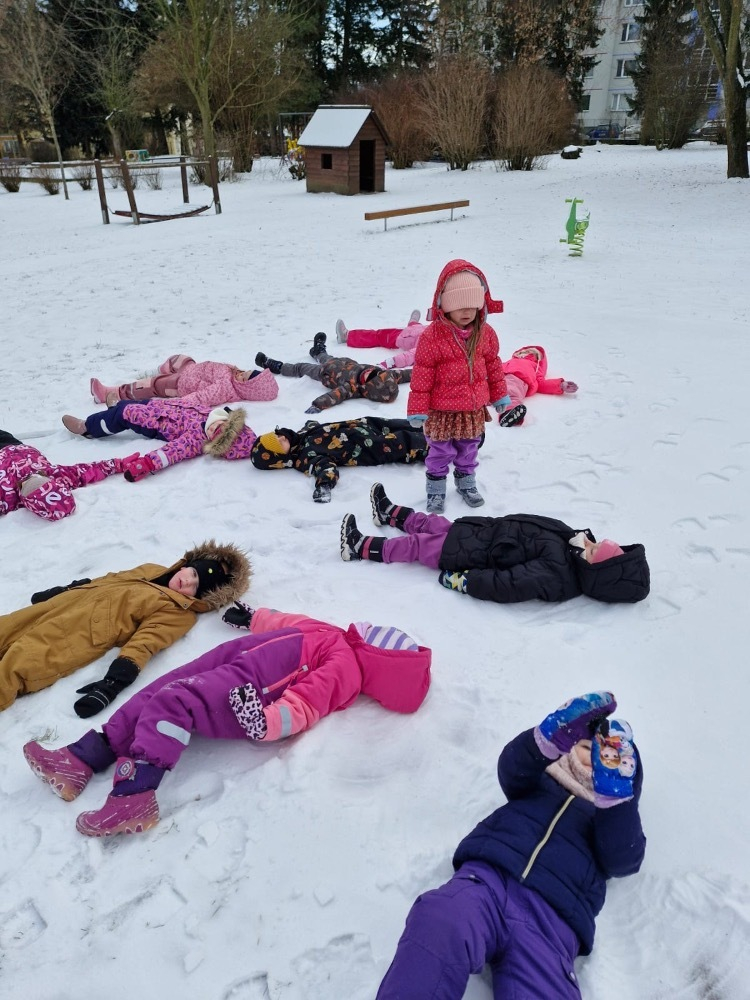 Dovádění na zahradě