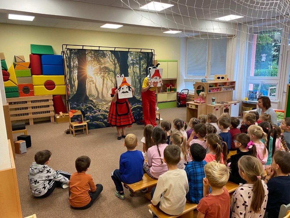 Divadlo „Poví ti to přísloví" (Agentura Jana)