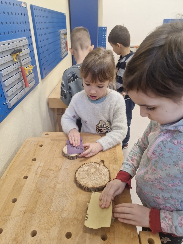 Sluníčka v polytechnické dílně