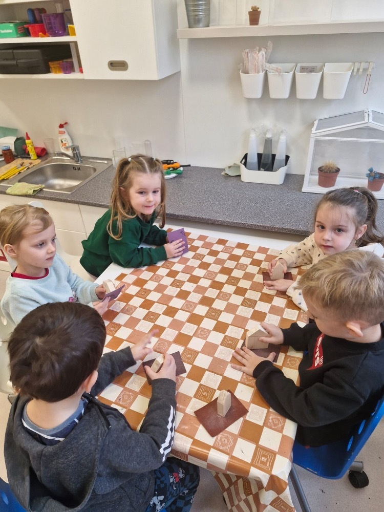 Ježečci v polytechnické dílně