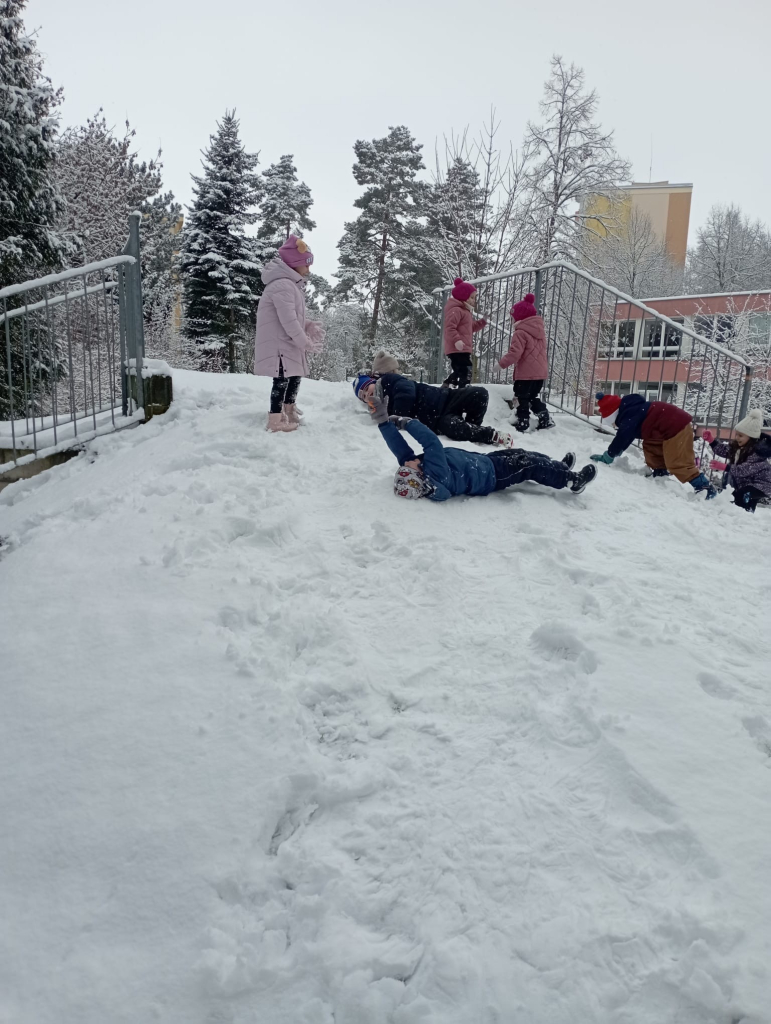 Dovádění na zahradě