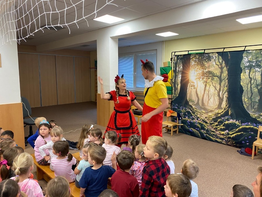 Divadlo „Poví ti to přísloví" (Agentura Jana)