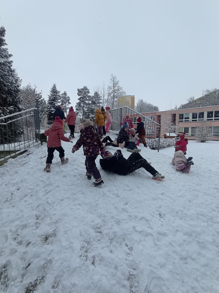 Dovádění na zahradě