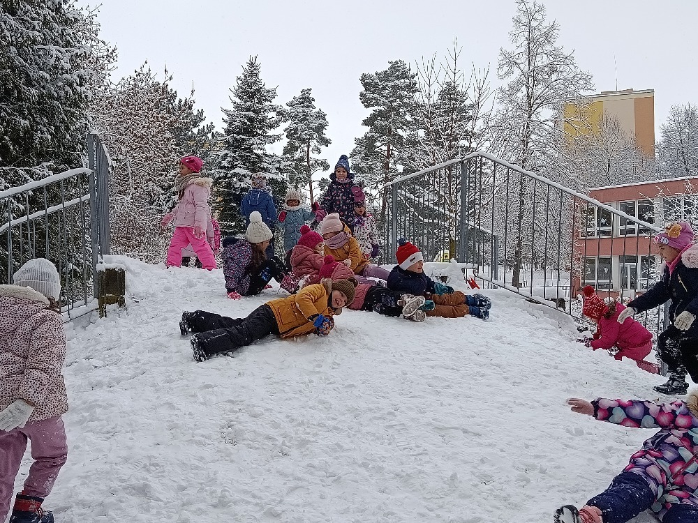 Dovádění na zahradě