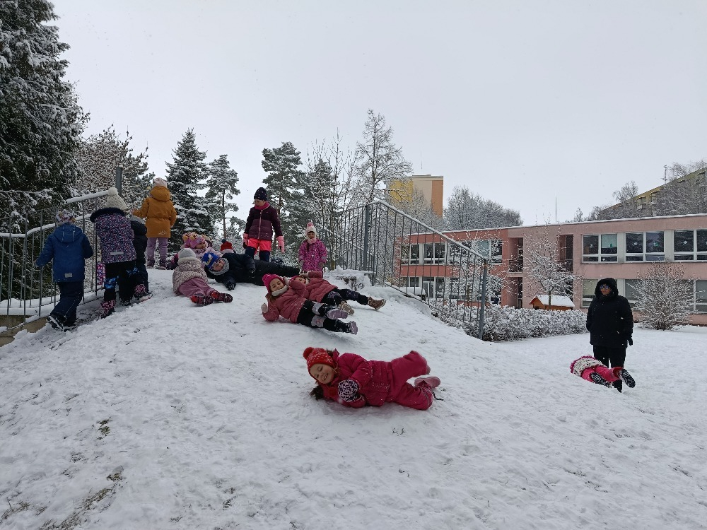 Dovádění na zahradě