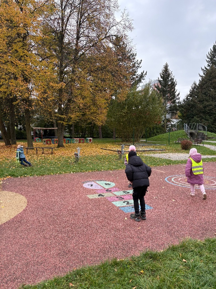 Dovádění na zahradě