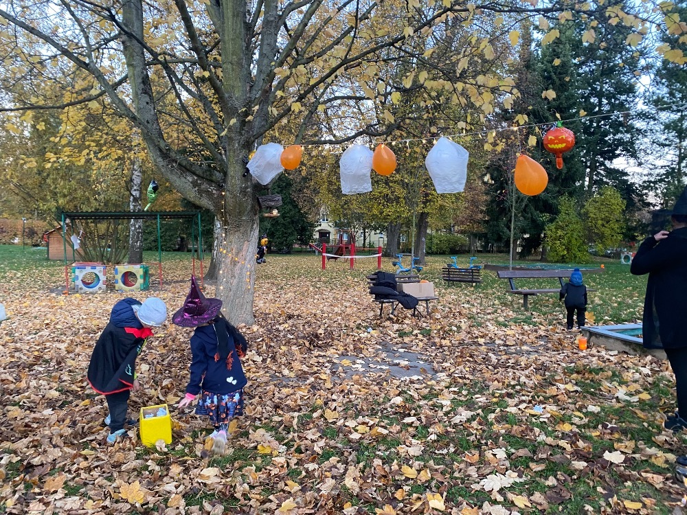 Halloween na zahradě MŠ