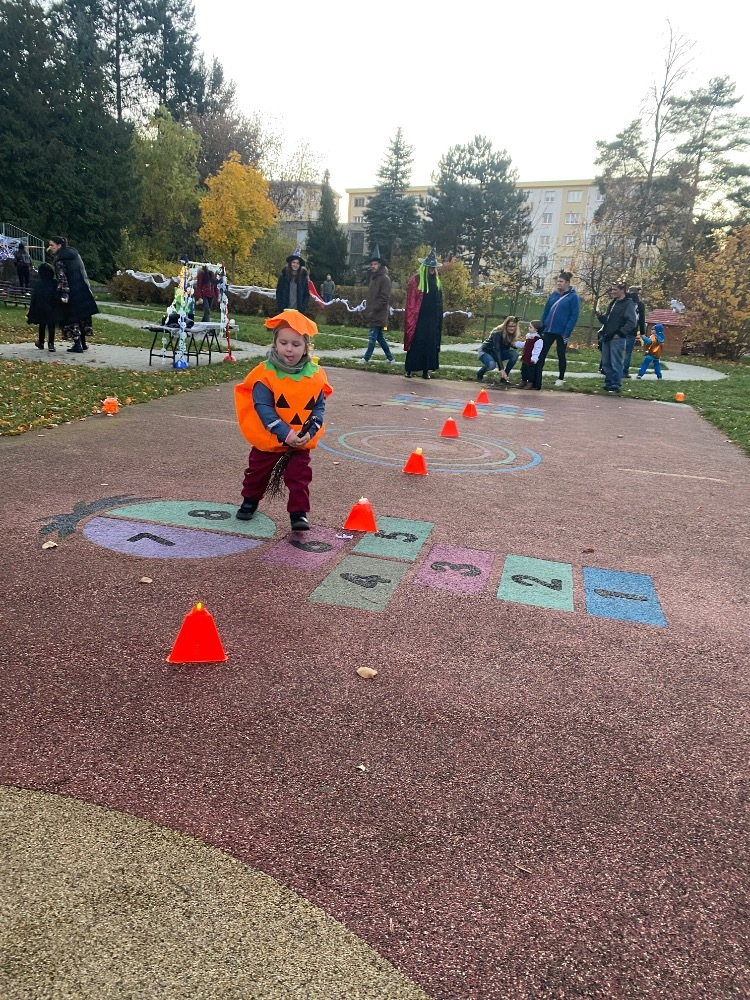 Halloween na zahradě MŠ