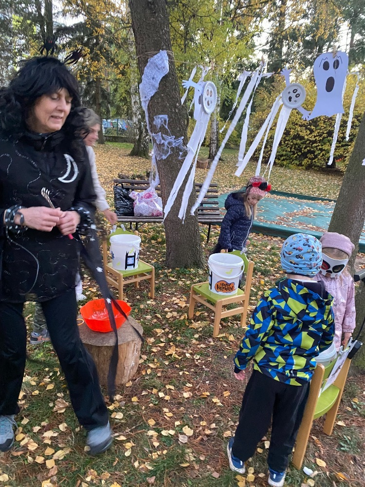 Halloween na zahradě MŠ