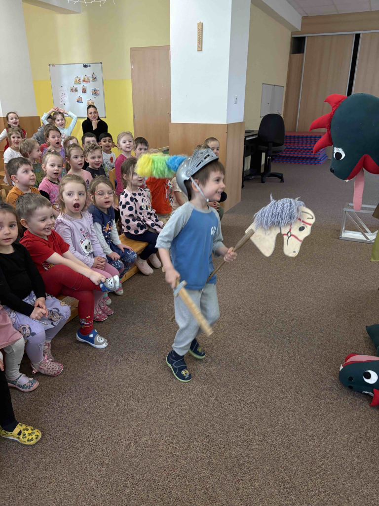 Divadlo ,,Zazvonil zvonec a je tady pohádka"