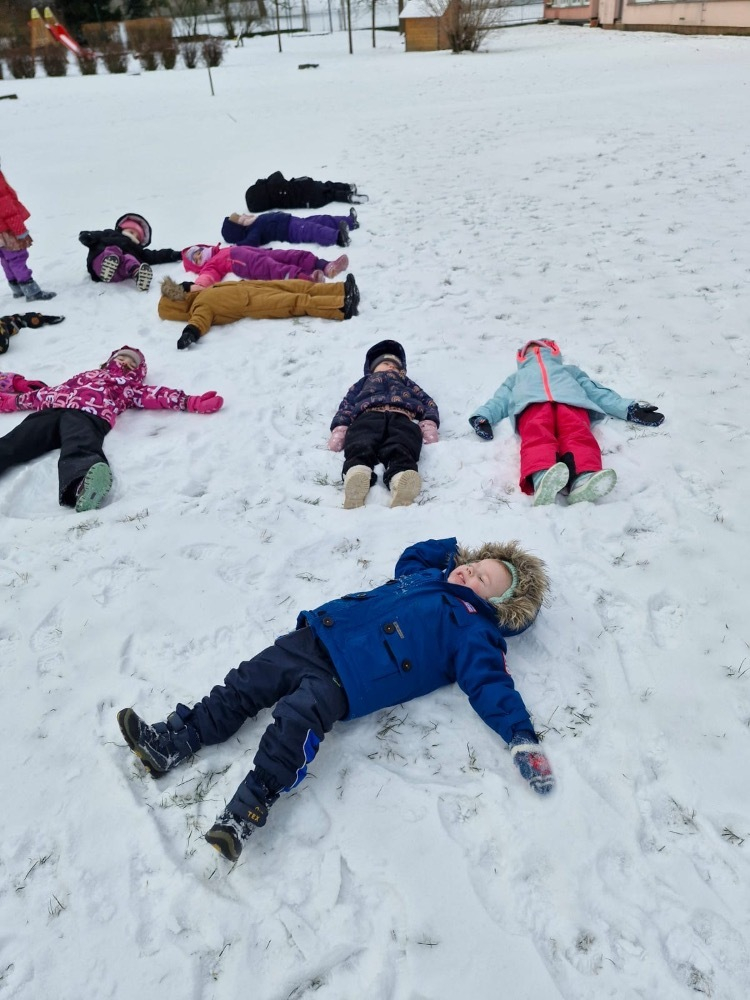 Dovádění na zahradě