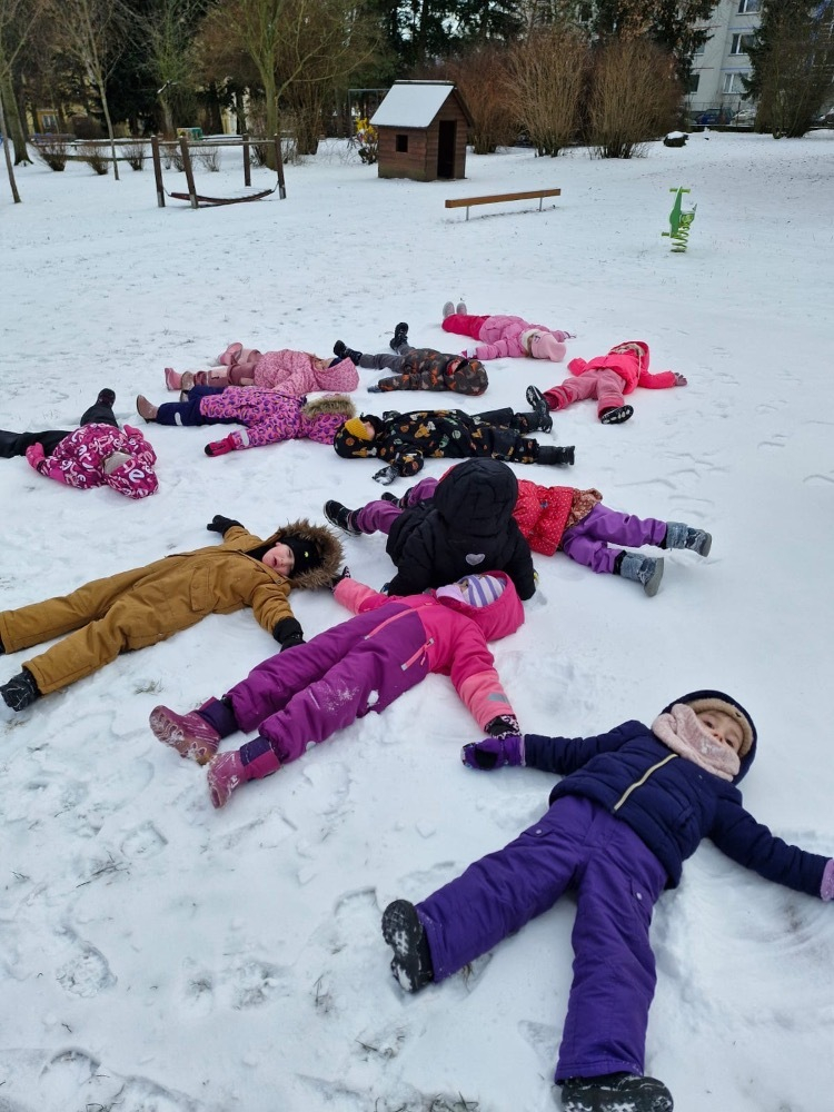 Dovádění na zahradě